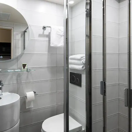 Gerando Hotel Paris