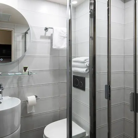 Gerando Hotel Paříž