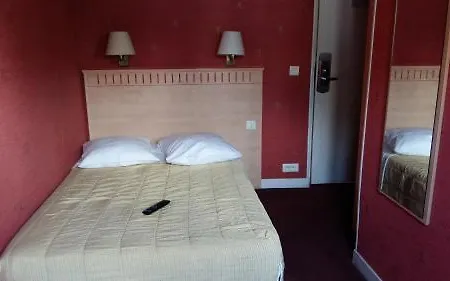 Gerando Hotel Paříž